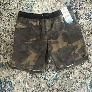 NWT billabong hybrid men’s bathing suit